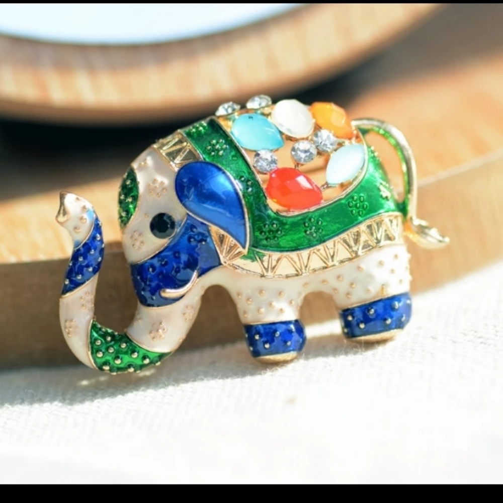 NWT Elephant Pin Animal Enamel Pins Brooche